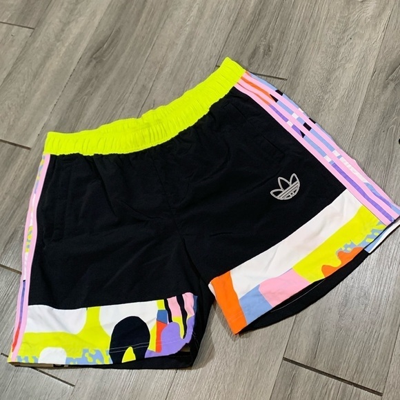 Adidas Originals “Love Unites” Unisex Pull-On Drawstring Waist Shorts size XL - Picture 3 of 12